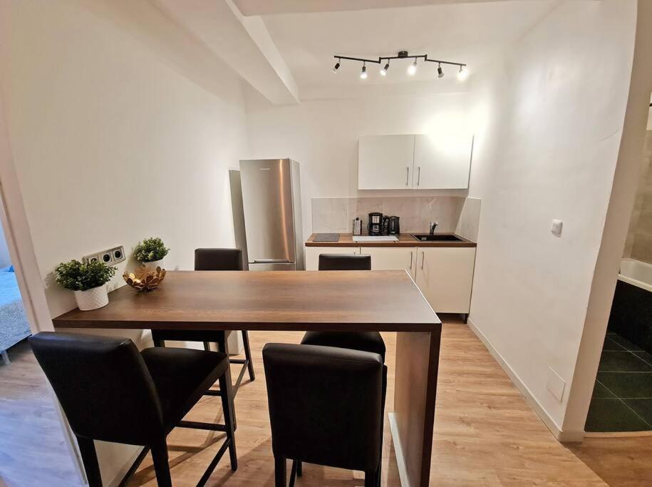Gregbnb - T2 Design 43M2 - Toulon Est - Wifi Fibre - N2 Exterior photo